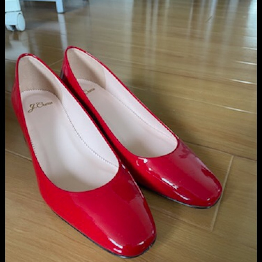 Patent classic block heel pump